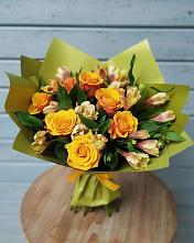Букет цветов из:  Альстромерии и Розы в Дунай