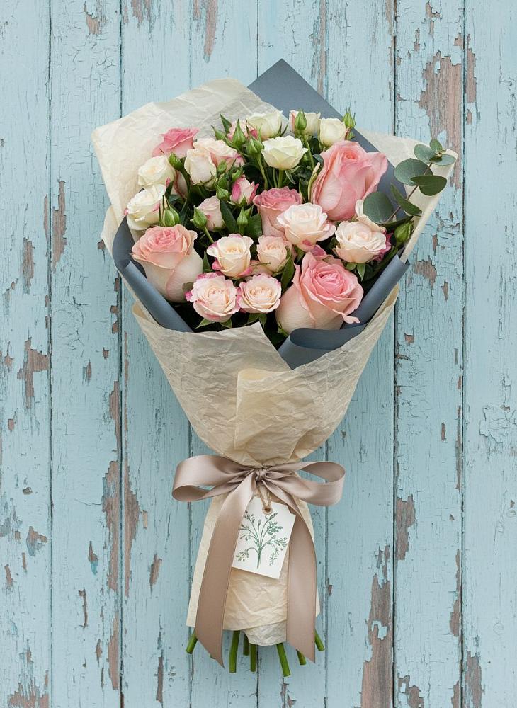 Букет цветов из: Розы в Дунай