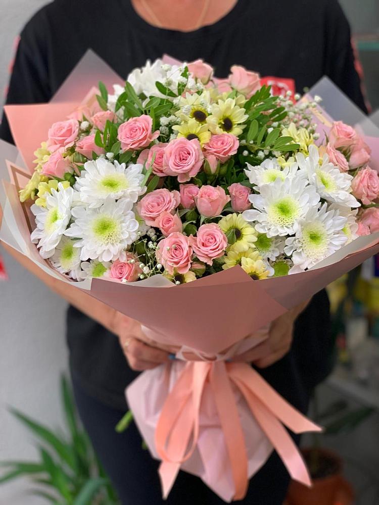 Букет цветов из: Розы и Хризантемы в Дунай