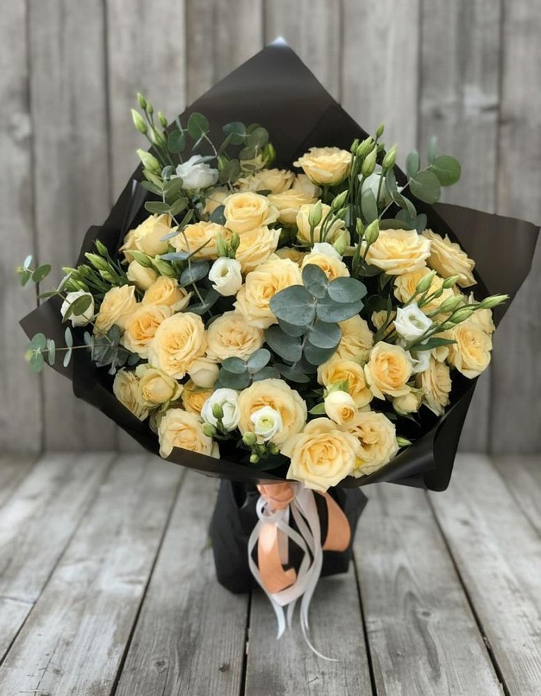 Букет цветов из: Розы и Лизиантусы в Дунай