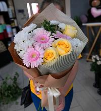 Букет цветов из:  Герберы, Розы и Хризантемы в Дунай