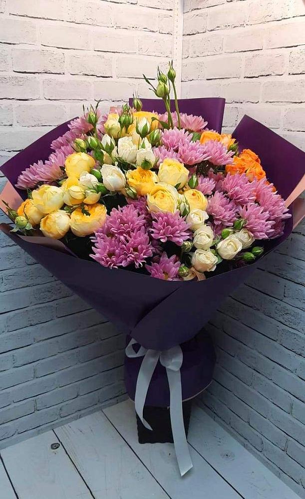 Букет цветов из: Хризантемы и Розы в Дунай