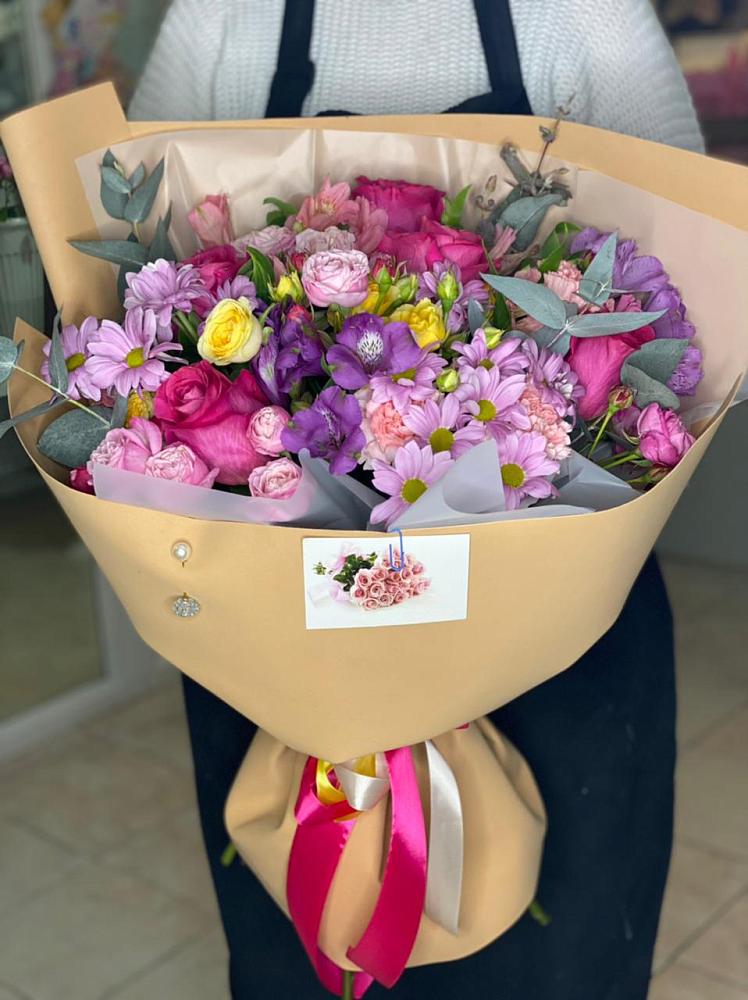 Букет цветов из: Хризантемы, Гвоздики и Альстромерии в Дунай