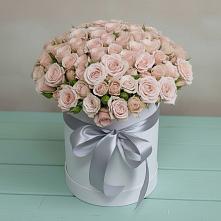 Цветочная композиция из Розы в шляпной коробке в Дунай