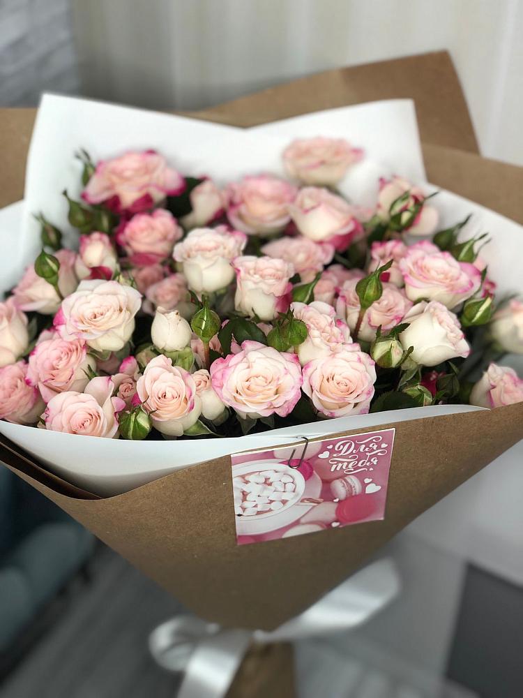 Букет цветов из: Розы в Дунай