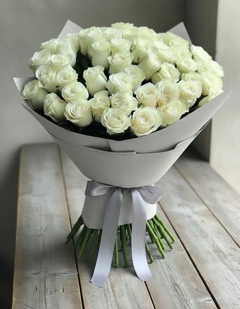 Букет 35 Белых роз в Дунай