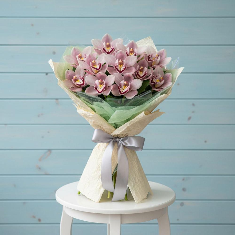 Букет цветов из: Орхидеи и Розы в Дунай