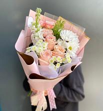 Букет цветов из:  Хризантемы и Розы в Дунай