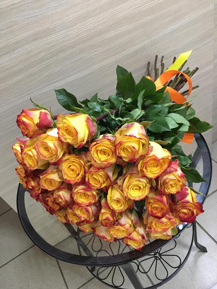 Букет Желтые розы в Дунай