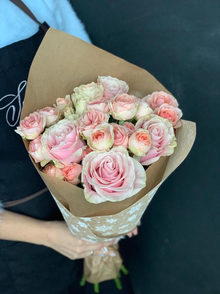 Букет цветов из: Хризантемы и Розы в Дунай