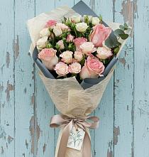 Букет цветов из:  Розы в Дунай