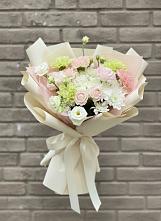 Букет цветов из:  Гвоздики, Розы, Лизиантусы и Хризантемы в Дунай