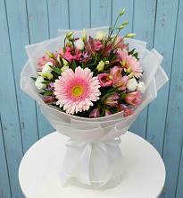 Букет цветов из:  Герберы, Альстромерии и Лизиантусы в Дунай
