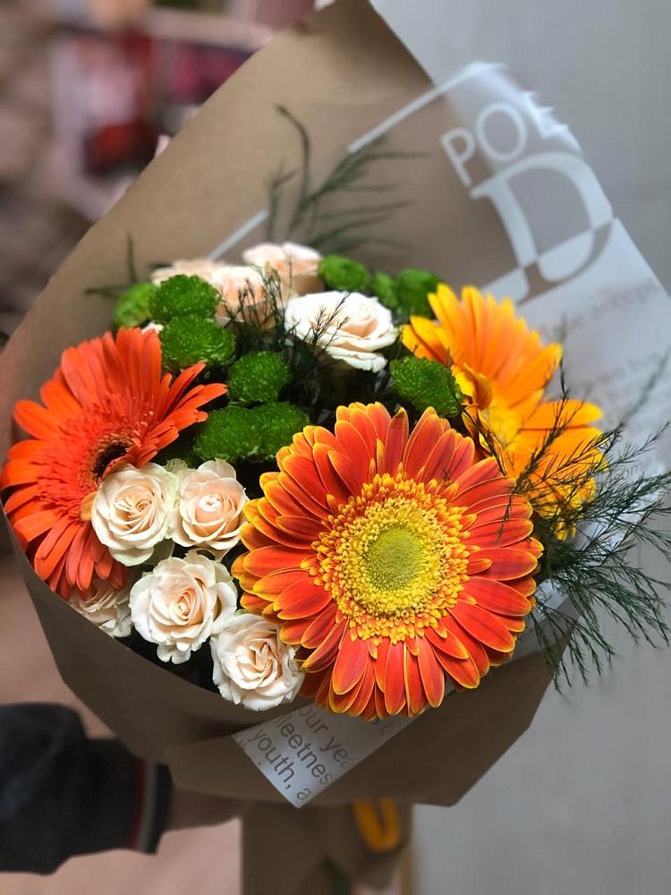 Букет цветов из: Герберы, Хризантемы и Розы в Дунай
