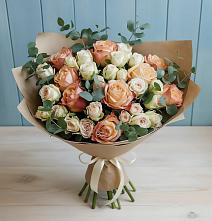 Букет цветов из:  Альстромерии и Розы в Дунай