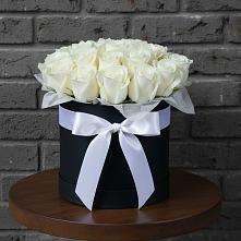 Цветочная композиция из Розы в шляпной коробке в Дунай