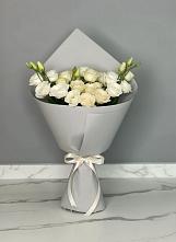 Букет цветов из:  Розы и Лизиантусы в Дунай